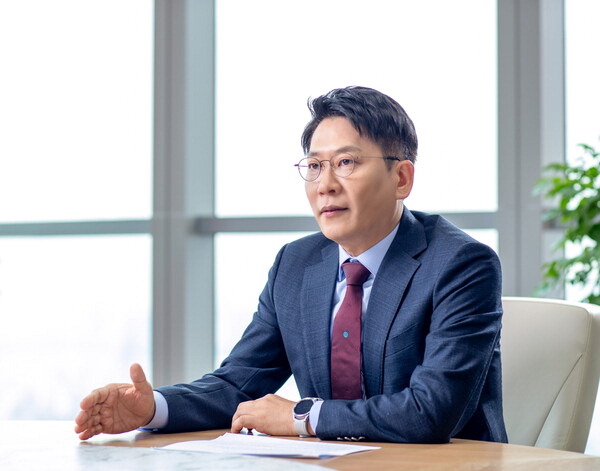 LG Energy Solution CEO Kim Dong-myung. AX 기반 생산성 개선과 AI Governance Committee 방향과 연결된다.